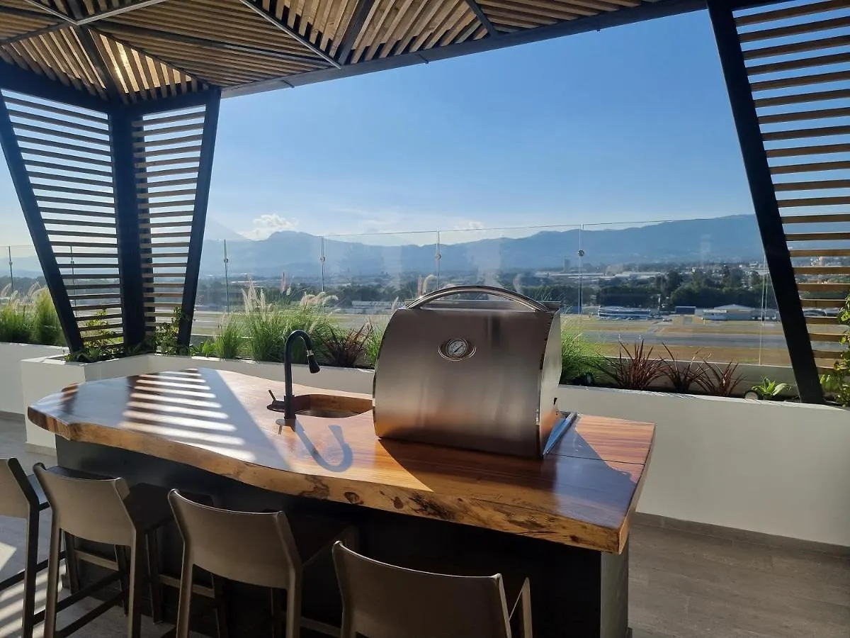 Amazing Volcano Views In Front Of Airport Guatemala City Apartment