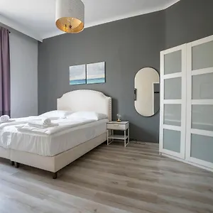 https://brand-new-charming-appartmet-near-augarten-city.vienna-besthotels.com