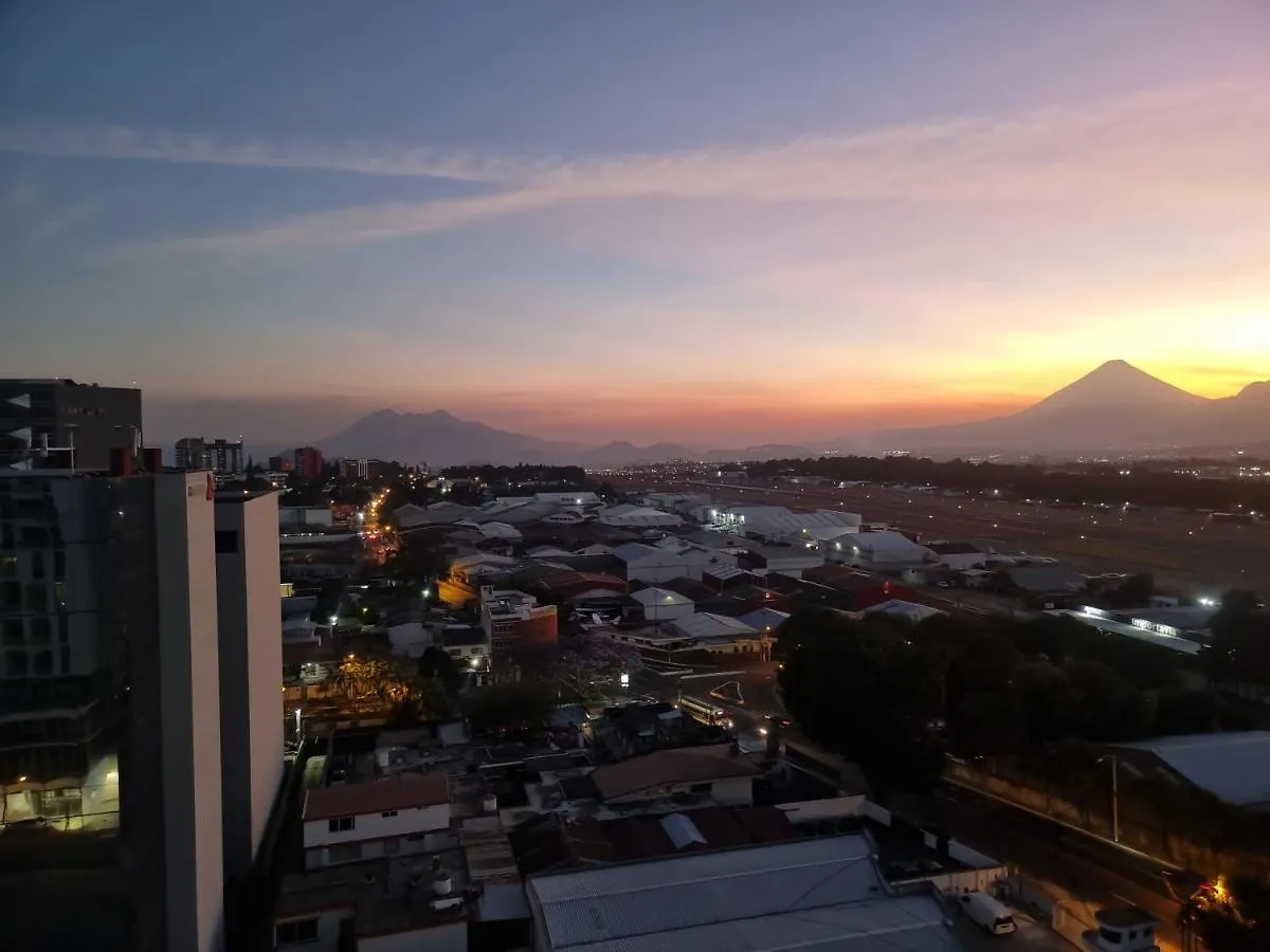 Amazing Volcano Views In Front Of Airport Guatemala Apartamento